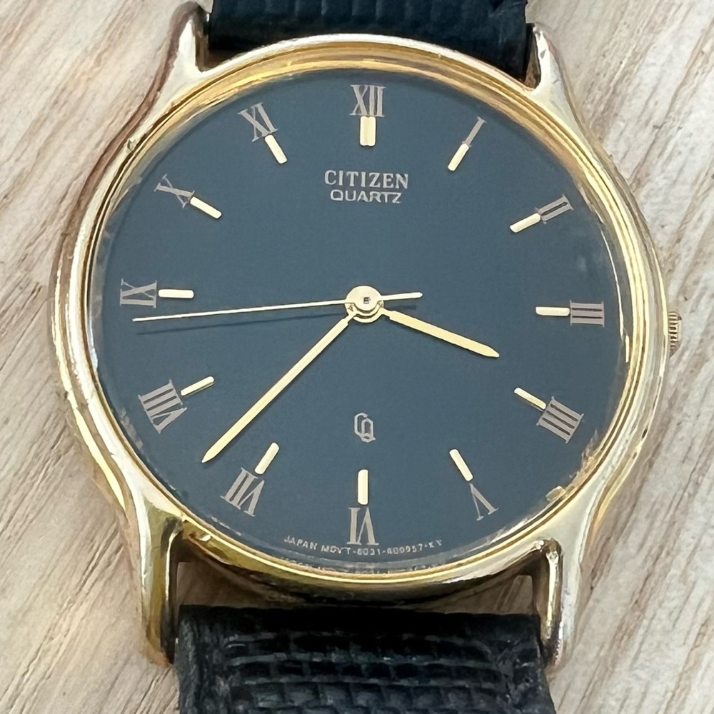 Citizen quartz black dial gold tone dress watch NEW BATTERY